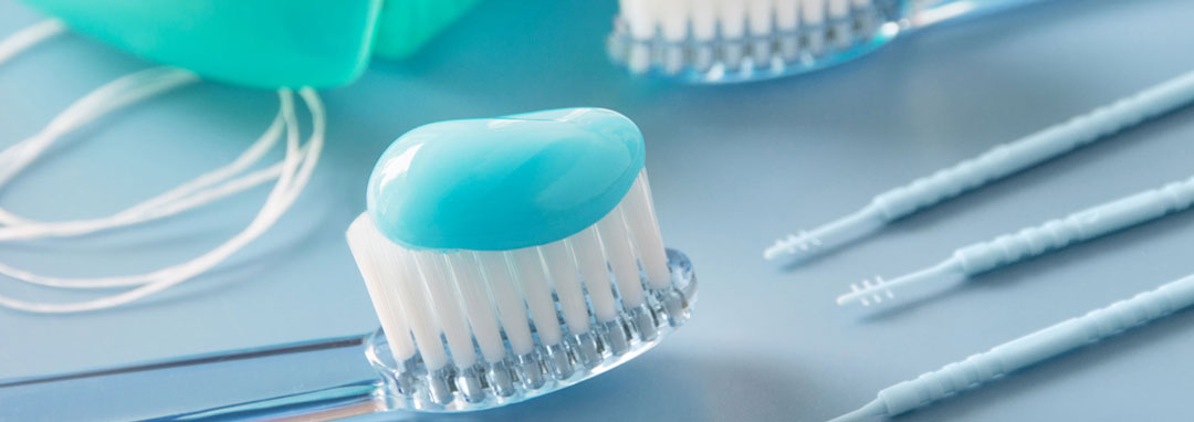 Professionelle Zahnreinigung - Zahnarztpraxis Dr. Matthias Borho Karlsruhe Durlach - Slider Bild